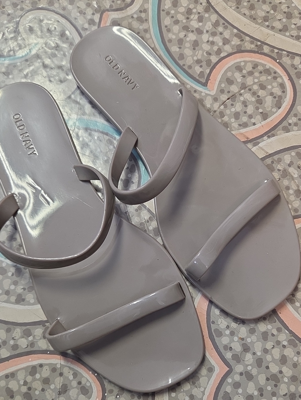 Old Navy Women's Light Gray Glossy Square-Toe Slide Sandals